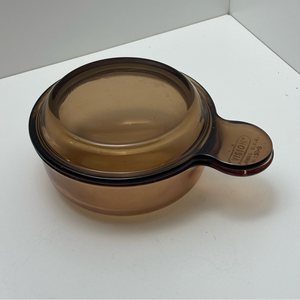 Vintage Corning Pyrex Amber glass Vision grab it bowl V150-B with lid